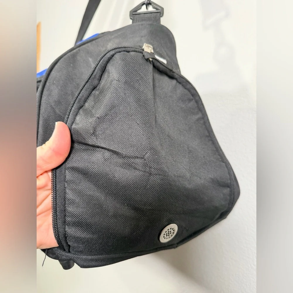 Rare Vintage Old Chicago World Beer Tour Duffel Bag Travel Shoe Slot Blue Black